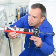 Jak uszczelnić okno w przyczepie kempingowej, aby uniknąć przecieków