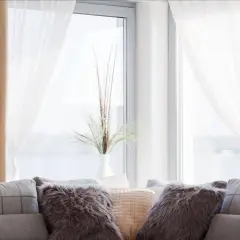 Jakie firanki do okna tarasowego - idealne rozwiązania na każdą porę roku