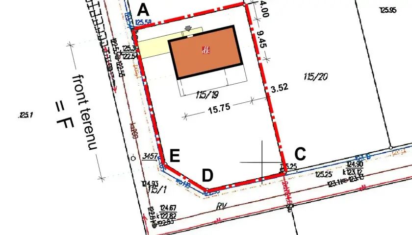 Mapa geodezyjna z zaznaczonym budynkiem i granicami działki. Wniosek o warunki zabudowy dotyczy tej nieruchomości.