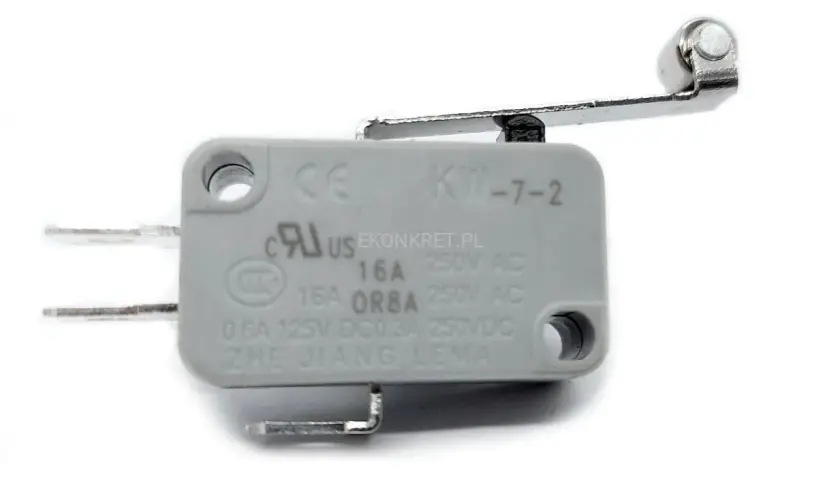 Szary wyłącznik krańcówka KW-7-2 z metalowym ramieniem i rolką. Posiada oznaczenia CE, c-UL-us, Ekonkret.pl, parametry elektryczne i nazwę producenta.