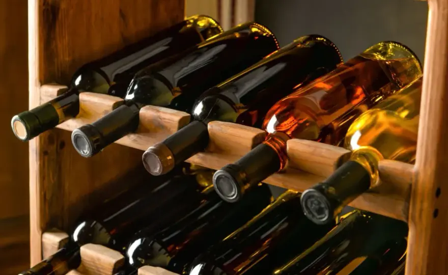 Jak zrobić regał na wino - proste sposoby na wyjątkowy projekt DIY