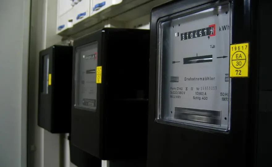 1 MWh - ile to kWh? Sprawdź przelicznik i koszty prądu w domu
