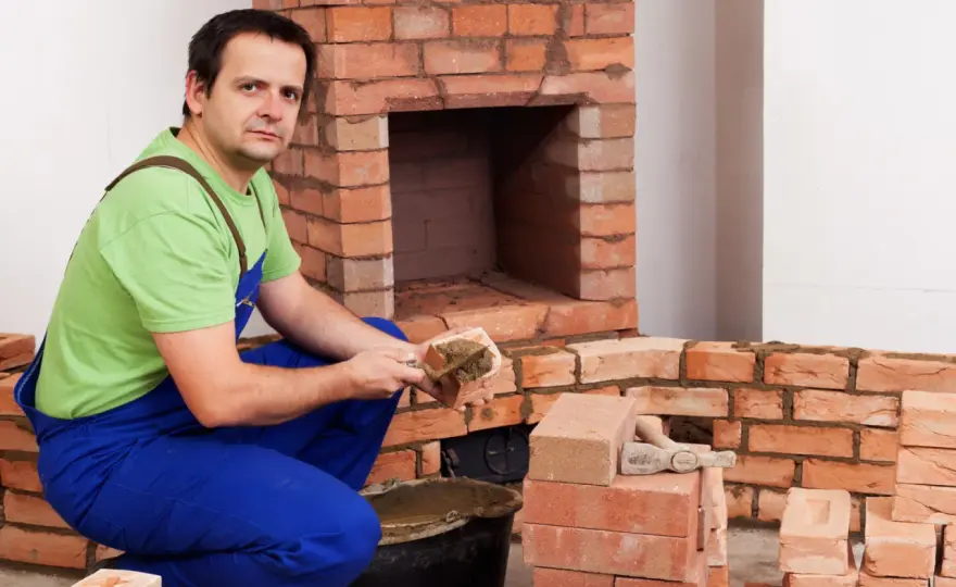 Cegły szamotowe do kominka i pieca - jak wybrać je dobrze